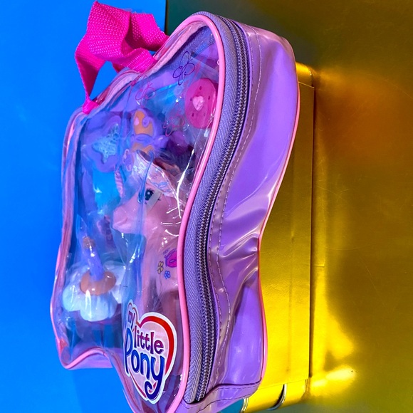 MY LITTLE PONY G3 VTG 2004 BUTTERFLY SURPRISE WITH AVALONIA PONY PLAYET COMPLETE - Picture 14 of 16